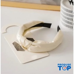 Bentita, coronita par bej din material textil cu nod decorativ  BP05 Bentita, coronita par bej din material textil cu nod decorativ  BP05