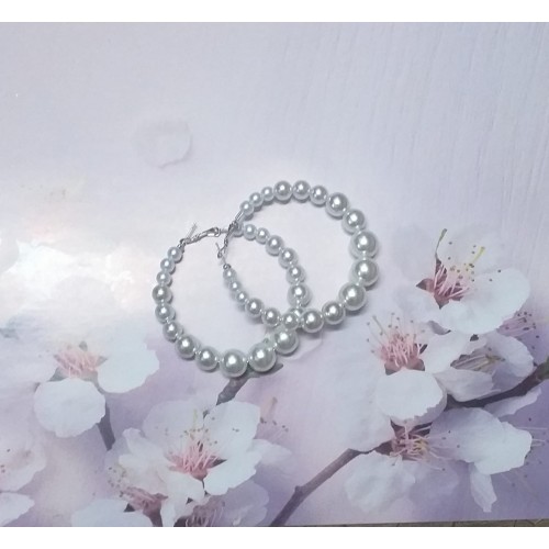 Cercei eleganti rotunzi mari argintii cu perle albe CW04