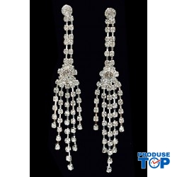 Cercei eleganti lungi argintii cu strasuri CW41
