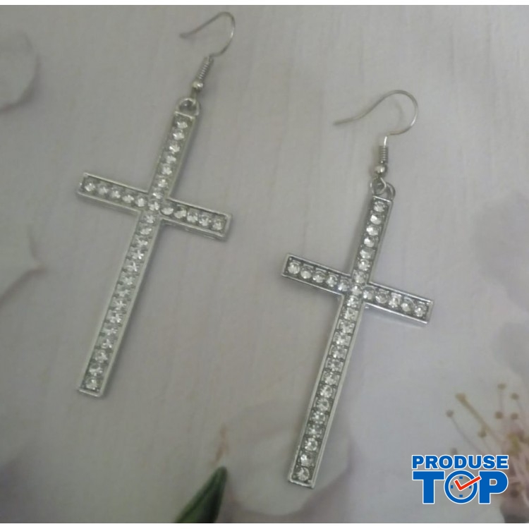 Cercei eleganti cruce mica argintii cu strasuri CW46