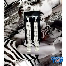 Cercei eleganti lungi argintii cu franjuri si strasuri CW65