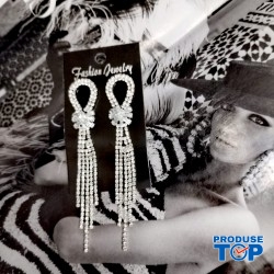 Cercei eleganti lungi argintii cu franjuri si strasuri CW66