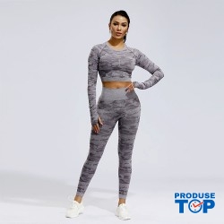 Costum Sport Fitness Camuflaj Colanti si Bluza Crop cu Maneca Lunga Mov SFIT006 Costum Sport Fitness Camuflaj Colanti si Bluza Crop cu Maneca Lunga Mov SFIT006