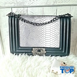 Geanta eleganta din piele eco neagra cu imprimeu argintiu si bareta cu lant ACGD348