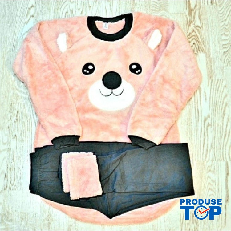 Pijama Cocolino din material pufos din doua piese cu pantaloni lungi si ursulet roz imprimat PJD036