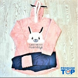 Pijama Cocolino din material pufos din doua piese cu pantaloni lungi si lama corail imprimat PJD036