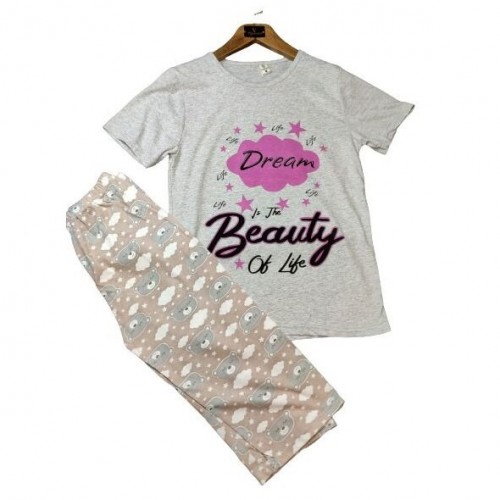 Pijama Dama batal bej tricou cu imprimeu nor si pantaloni trei sferturi PJD086