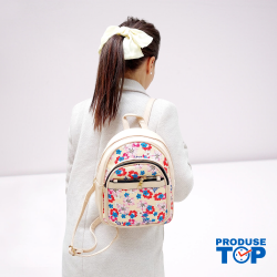 Rucsac dama bej din piele eco cu imprimeu flori si buzunar exterior cu fermoar ACRD267