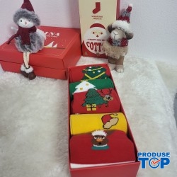 Setul de sosete pufoase cu motive de craciun SSD06