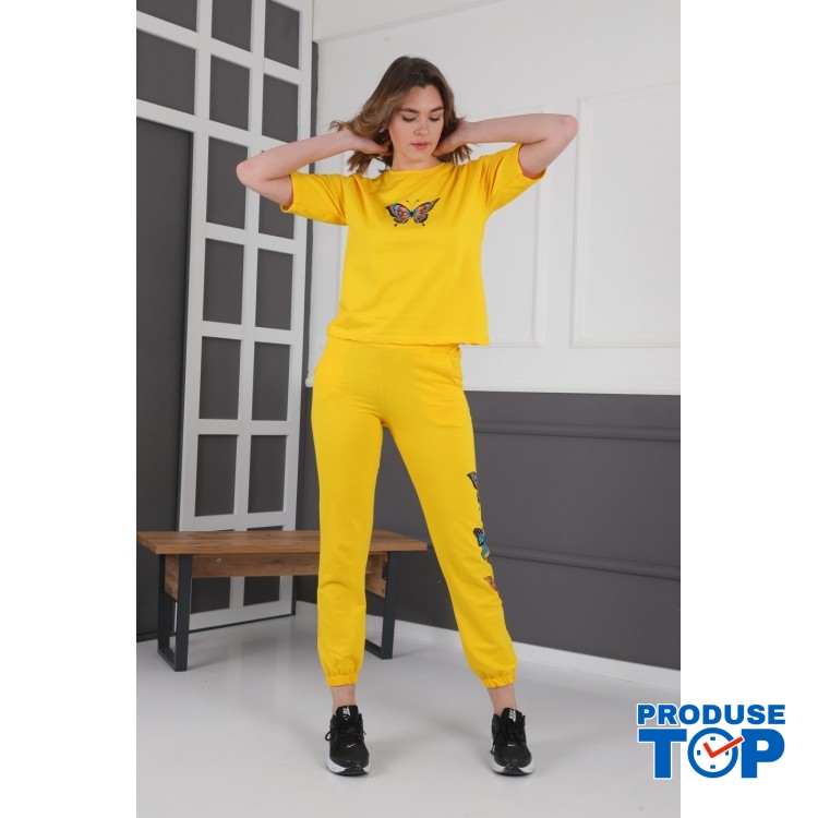 Trening Dama sport casual galben compus din tricou si pantaloni de trening cu imprimeu fluturi TND020 Trening Dama sport casual galben compus din tricou si pantaloni de trening cu imprimeu fluturi TND020