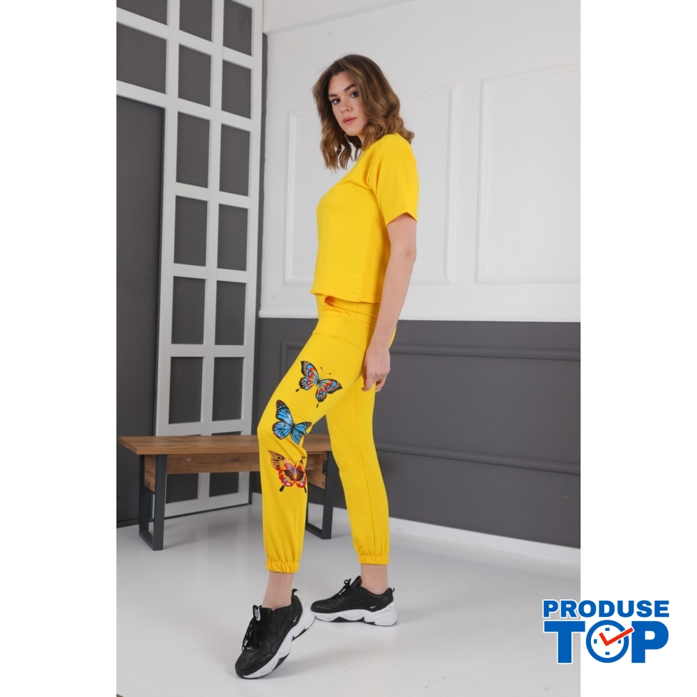 Trening Dama sport casual galben compus din tricou si pantaloni de trening cu imprimeu fluturi TND020 Trening Dama sport casual galben compus din tricou si pantaloni de trening cu imprimeu fluturi TND020