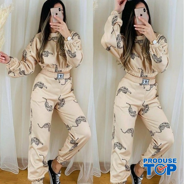 Trening Dama Fashion beige cu pantaloni cu talie inalta si bluza scurta Tigru TND08 Trening Dama Fashion beige cu pantaloni cu talie inalta si bluza scurta Tigru TND08