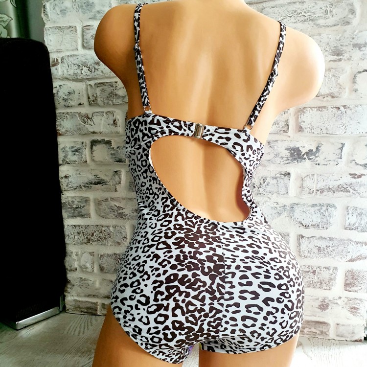 Costum de Baie intreg cu bust intarit print grafitti colorat si pete maro CBD027