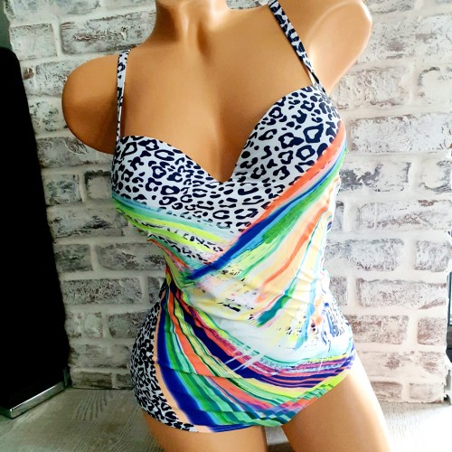 Costum de Baie intreg cu bust intarit print grafitti colorat si pete negre CBD027