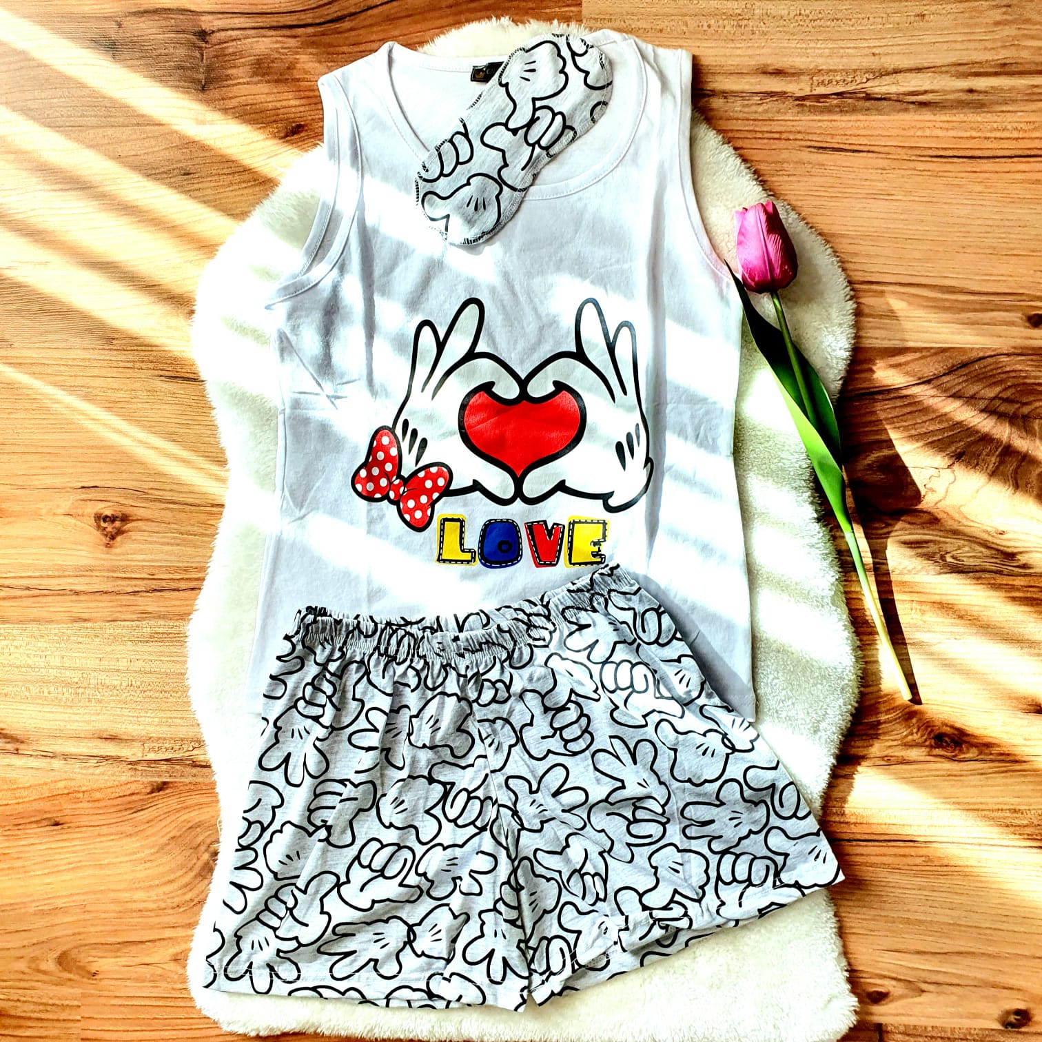 Pijama Dama Alba cu Masca de dormit Maiou si Pantaloni Scurti Heart PJD032