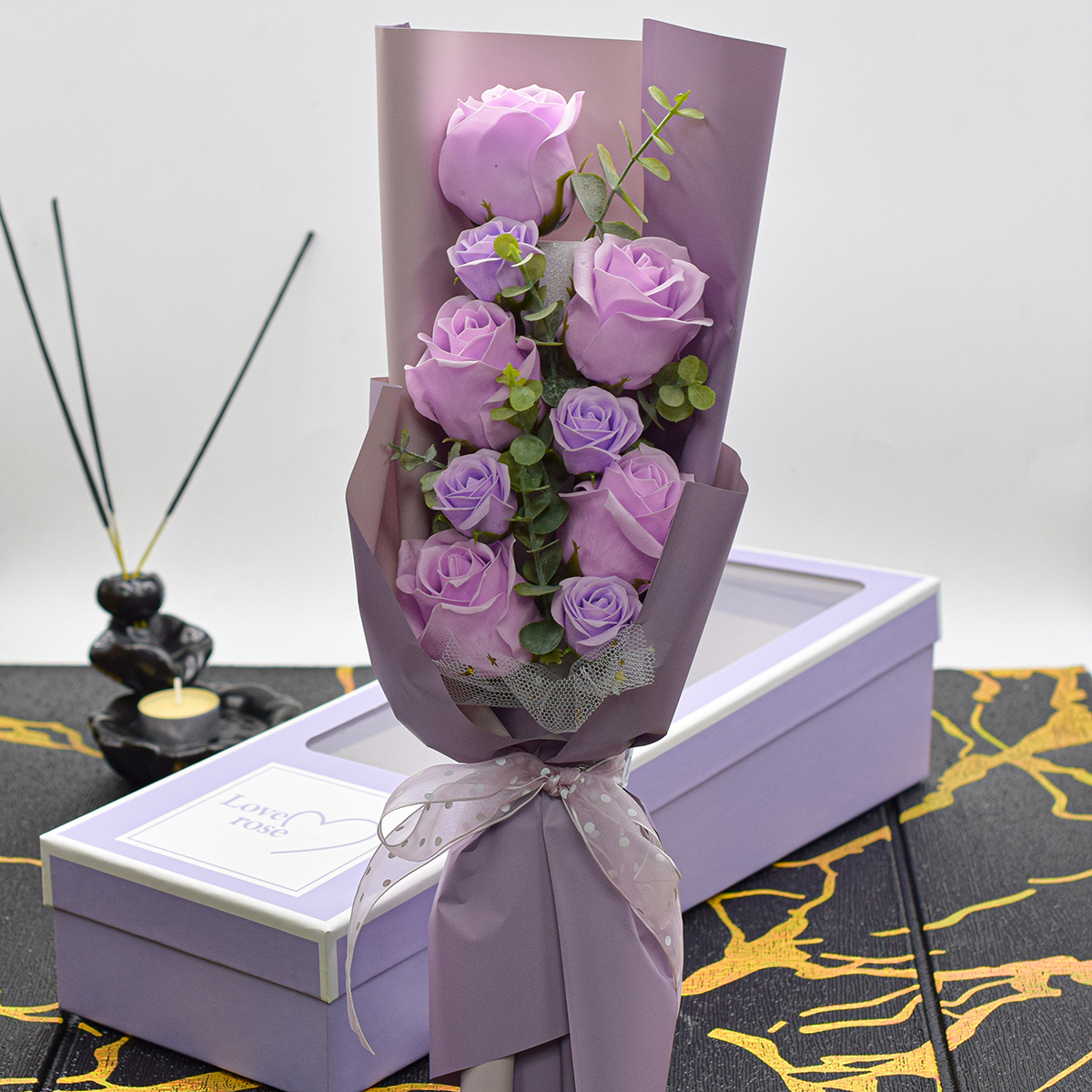 Aranjament floral elegant, flori de sapun, D4060, Mov image